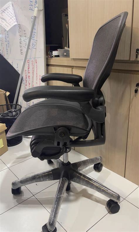 herman miller aeron clearance.